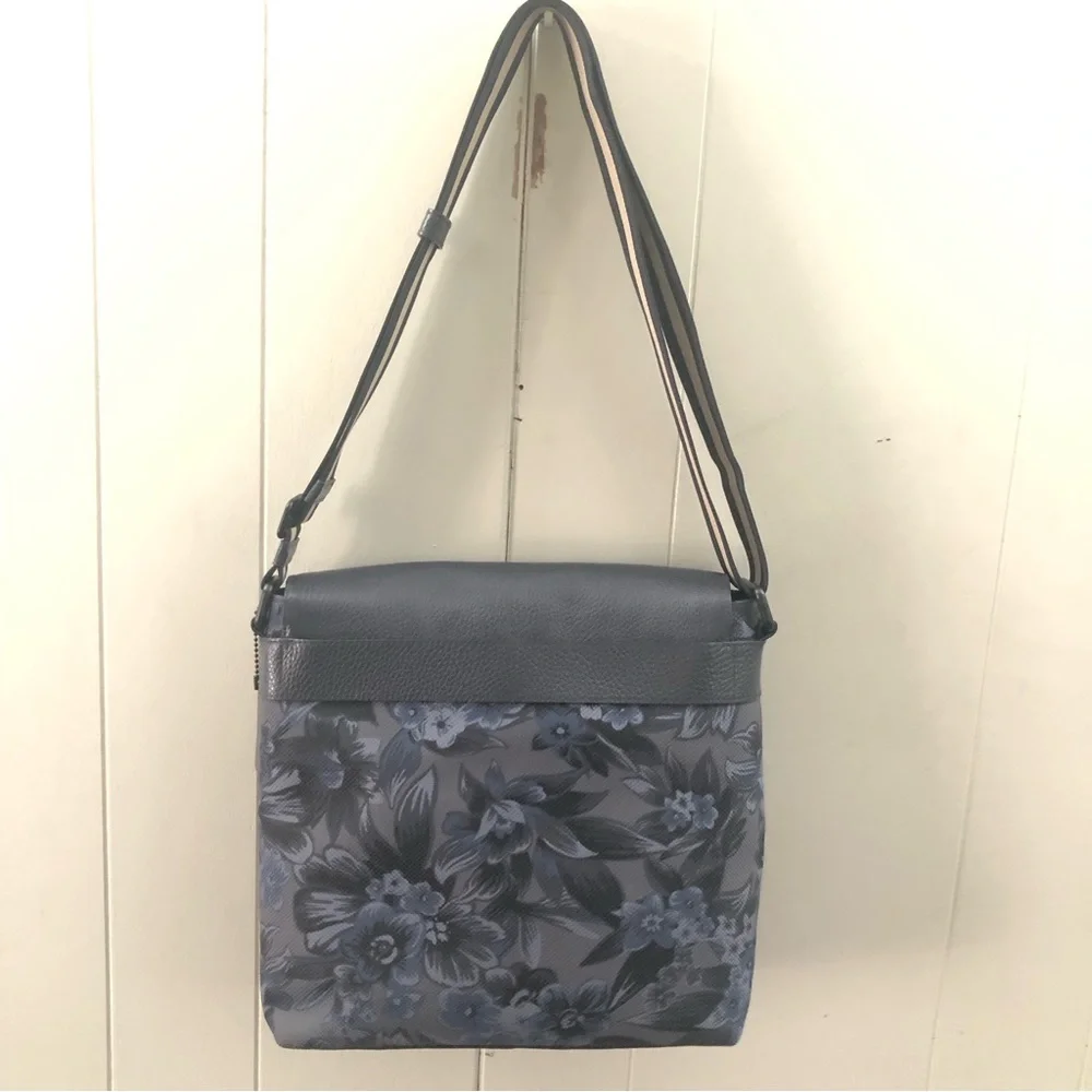 COACH Hawaiian Floral Print Messenger Bag l Charles F59301